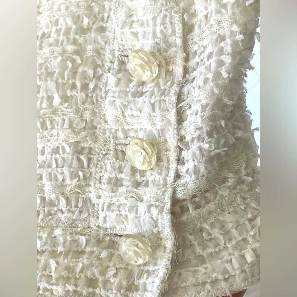 >SOLD< CHANEL Lightweight blousy blazer, gathered waist, camellia buttons, CC, - Picture 8 of 16